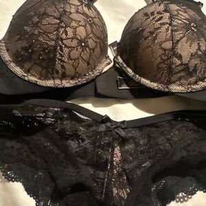Victorias Secret Lace push up bra & panty set 34A-XS New